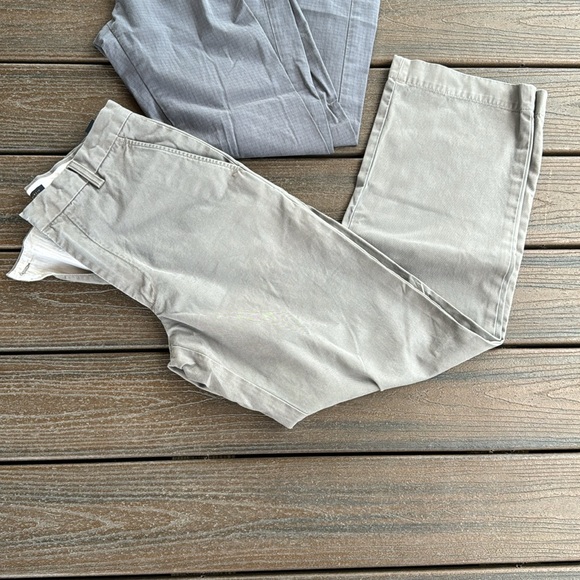 Men’s Banana Republic Bundle of Khakis Size 31x32 - Picture 3 of 11